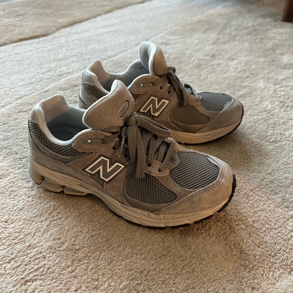 New Balance 2002R